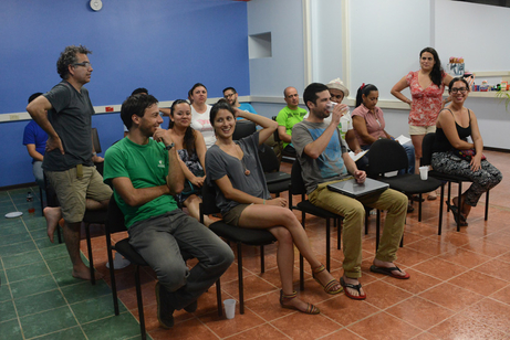 Reunión en laboratorio UCR en Osa