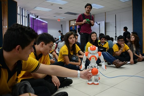 Robot NAO Escuela de Ingeniería Eléctrica