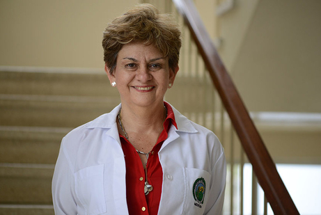 UCR Medicina Directora Lizbeth Salazar 