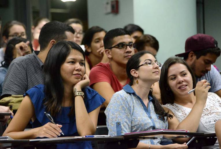 Foro Papel del farmacéutico dentro del equipo de salud y sus aportes a la sociedad costarricense