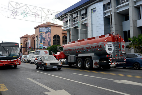 Calle con carros