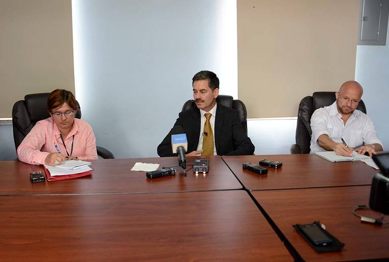 El candidato Dr. José Ángel Vargas Vargas conversó con los periodistas de la Oficina de …
