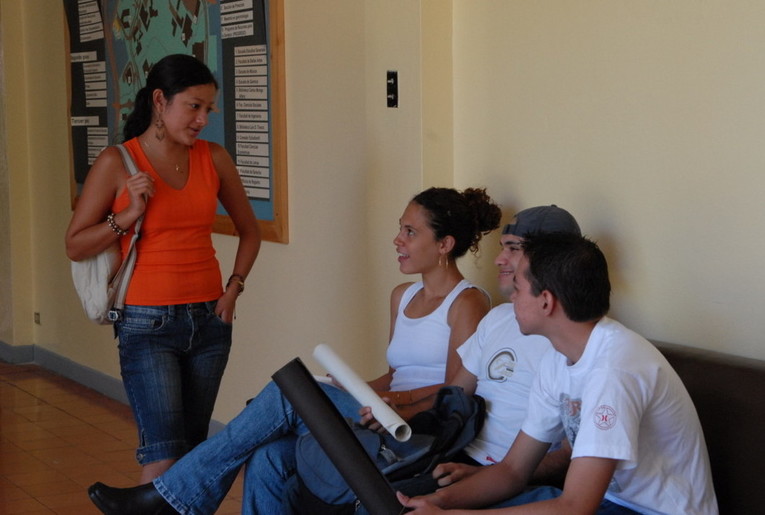 Mujeres Ingeniería UCR charla