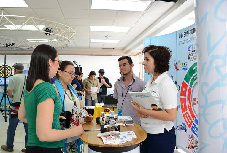 Foto 11 Feria Tecnología UCR 2016