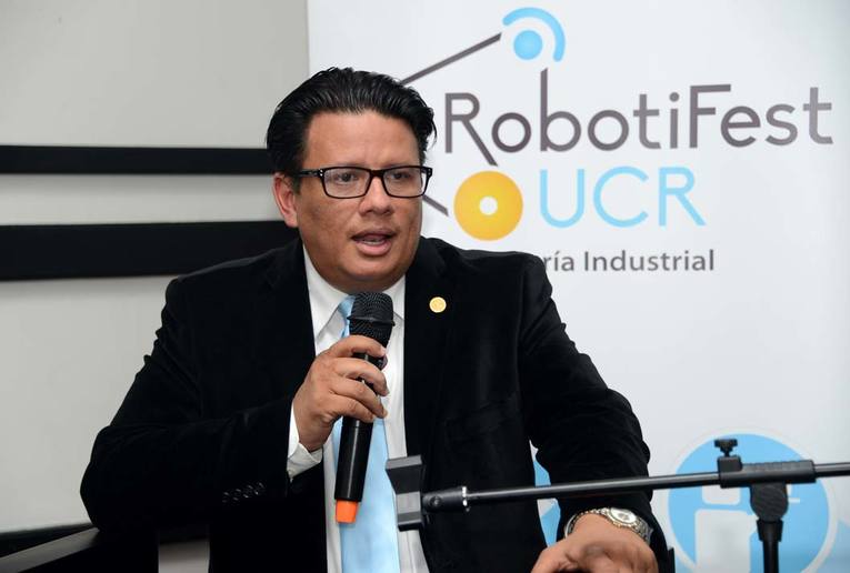 Foto 22 Organización RobotiFestUCR 2016