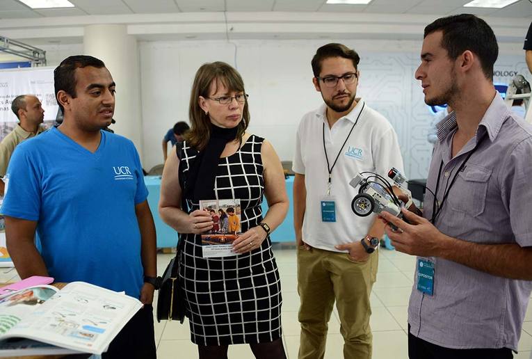 Foto 3 Feria Tecnología UCR 2016