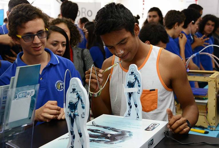 Foto 5 Feria Tecnología UCR 2016