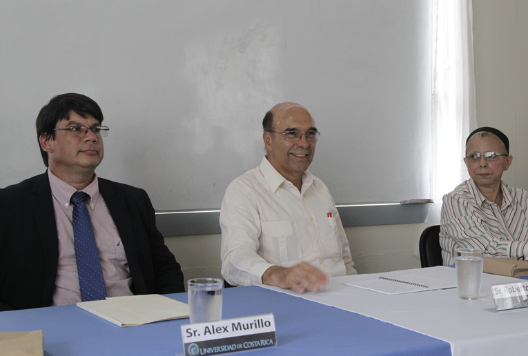El director de la Sede del Atlántico, Alex Murillo Fernández, el vicerrector de Acción social de …