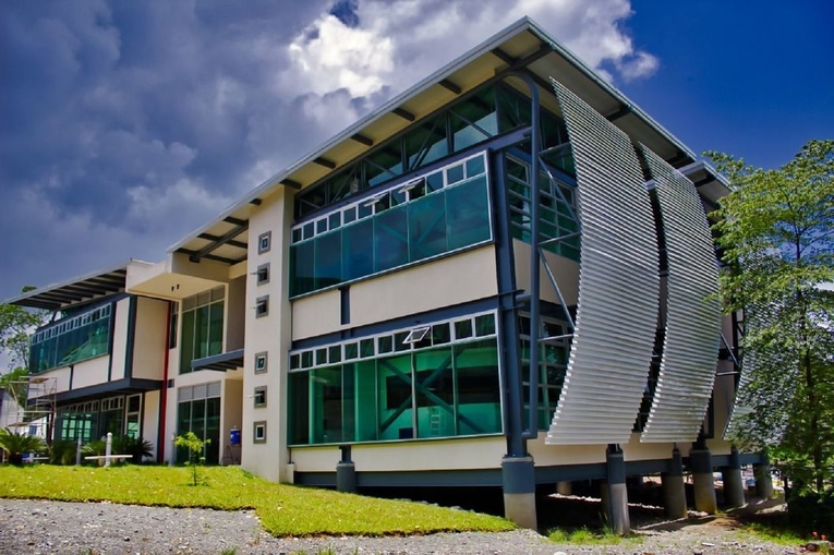 En la Sede del Caribe de la UCR se acaba de concluir con la construcción de esta estructura, en …