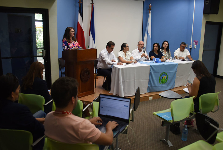 La Universidad de Costa Rica realizó una conferencia de prensa en la Sede de Guanacaste para …