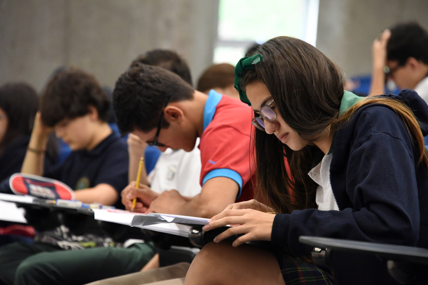 Estudiantes en examen