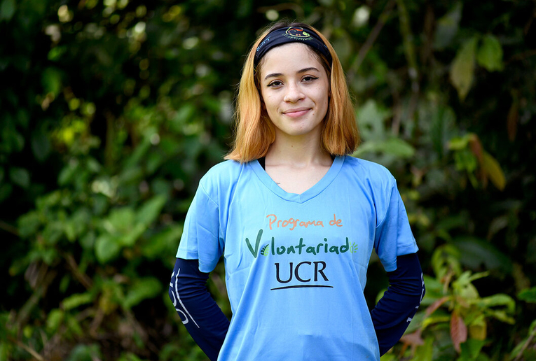 La estudiante Victoria Campos participó junto con otros 31 personas en las labores de voluntariado