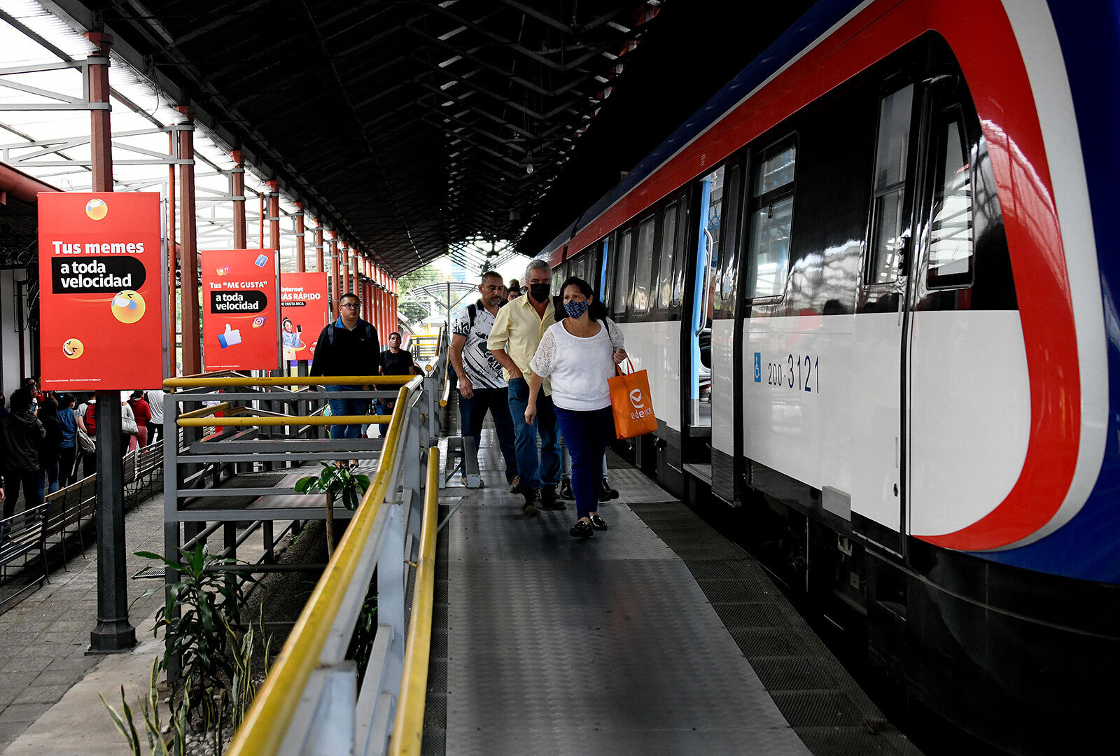 Tren de pasajeros quién paga pasaje