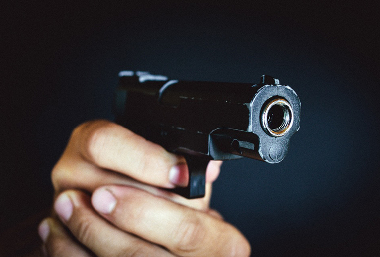 Pistola