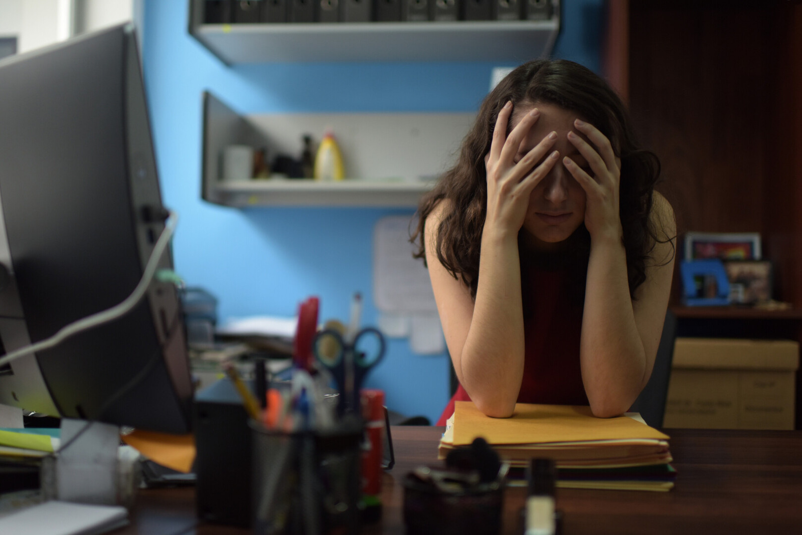 Mujer con estrés y ansiedad 