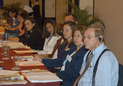La Dra. Rosario Achí, directora del INISA y el Dr. Clyde McCoy, de la Universidad de Miami, …