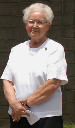 Doña Fabiola comparte sus experiencias de 60 años de servicio en la UCR con las nuevas …