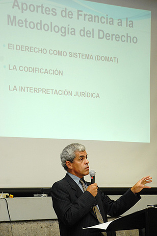 El Dr. Rafael González Ballar, ofreció la conferencia “Influencia de Francia en el derecho …