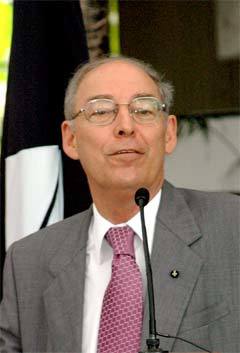 El Lic. Eduardo Lizano Fait, ex presidente del Banco Central, dictará una conferencia sobre el …