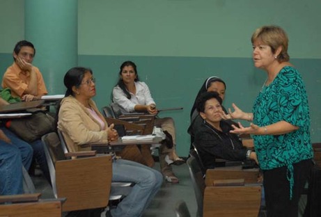 La Dra. María Pérez Yglesias dijo que hay liderazgos formales e informales y de muy diversos …