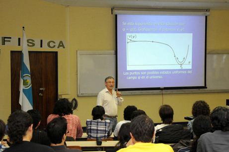 El Dr. Max Chaves Fernández dirigió la charla inaugural que tuvo como tema principal el origen de …