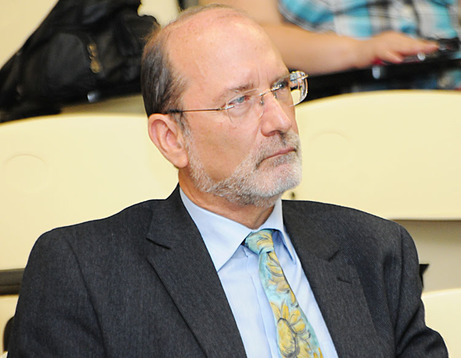 El rector de la UCR defiende en la carta el derecho a la denuncia ciudadana sobre el caso …