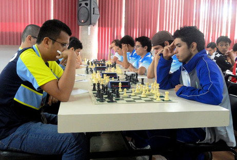 La UCR toma ventaja por equipos en ajedrez masculino en la vigésima edición de Juncos 2013.