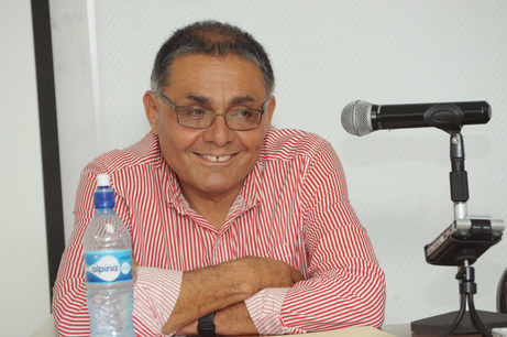 Dr. Víctor Hugo Acuña