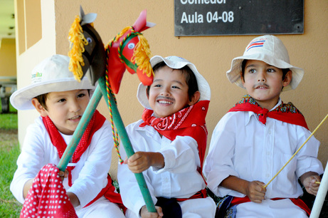 estudiantes Escuela de Palomo, Orosi