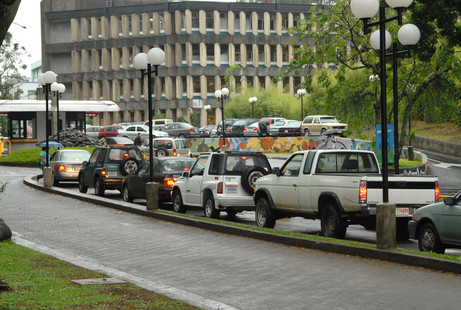 Los estudiantes con marchamo pueden parquear después de las 4:45 p.m. en la Ciudad de la …