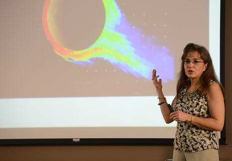 Sandra Cauffman tiene 21 años de trabajar para la NASA y su campo de trabajo es el desarrollo de …