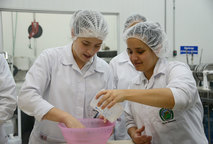 El desempeño de las estudiantes de Tecnologías de Alimentos en competencias internacionales …