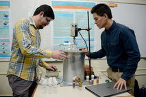 Dentro de la carrera de Ingeniería Química en la UCR se promueve al estudiantado a plasmar sus …
