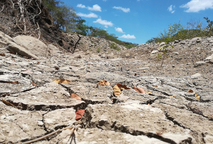 Toma del cauce seco del río Cuajiniquil de La Cruz. Imagen: cortesía del Cigefi, con el apoyo de …