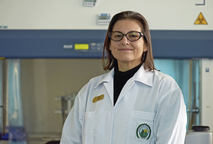 "La verdad siempre me han gustado los virus", afirma la Dra. Eugenia Corrales Aguilar, …