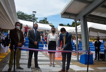 El Dr. Gustavo Gutiérrez Espeleta, rector de la UCR, estuvo presente en la inauguración. Lo …