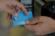 La utilización de tarjetas de débito es uno de los mecanismos que pueden implementar las unidades …