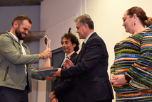 Rodrigo Rodríguez del Recinto de Grecia recibe galardón Ambiental