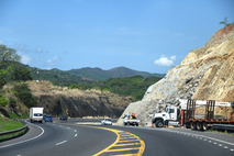 El LanammeUCR realiza periódicamente evaluaciones de la infraestructura vial de Costa Rica y …