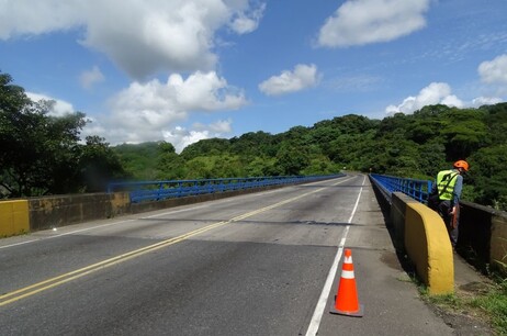 Foto 1 Puente Quebrada Salitral