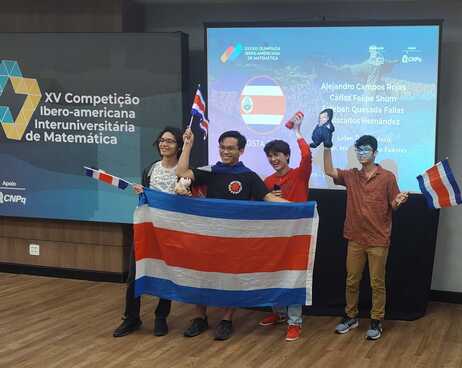 Foto de los cuatro jóvenes participantes