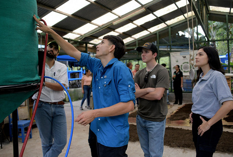 Gira Sede del Atlántico productores y estudiantes de Ingeniería de Biosistemas