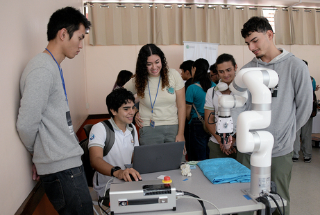 Feria Vocacional UCR 2025 reúne a miles de estudiantes de todo el país