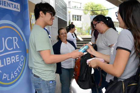UCR libre de plástico