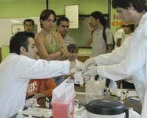 Estudiantes de Microbiología