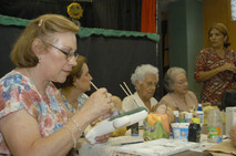 Mujeres pintando