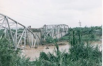 Puente desrtuido en Limón