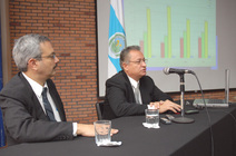 Autoridades presentando los resultados