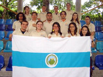 Parte del grupo de estudiantes posando