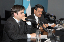 Luis Diego Brenes y Carlos Villalobos en mesa principal